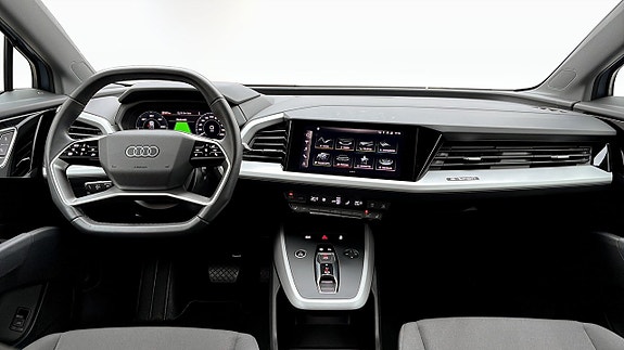 Audi Q4 e-tron 12 of 14