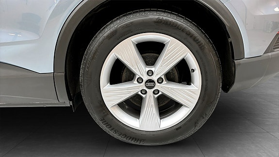 Audi Q4 e-tron 6 of 14