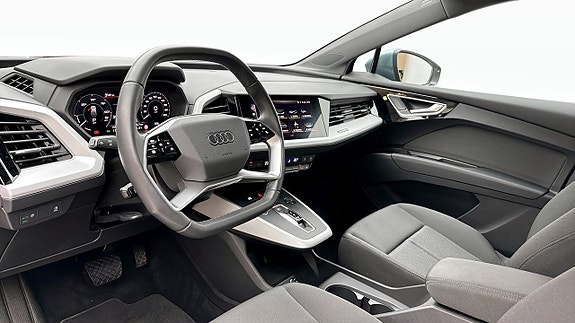 Audi Q4 e-tron 7 of 14