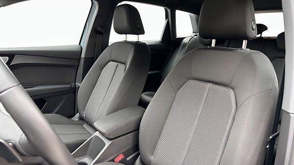 Audi Q4 e-tron 9 of 14