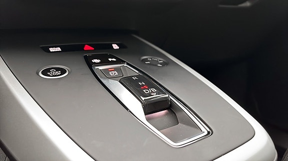 Audi Q4 e-tron 13 of 14