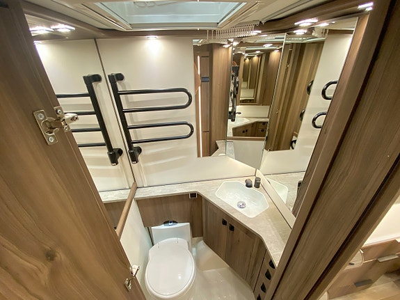 Kabe AMETIST 560 GLE KS (ALDE+Heki+Långbädd+2000kg) 23 of 26