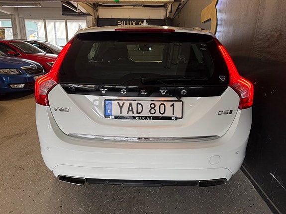 Volvo V60 8 of 30