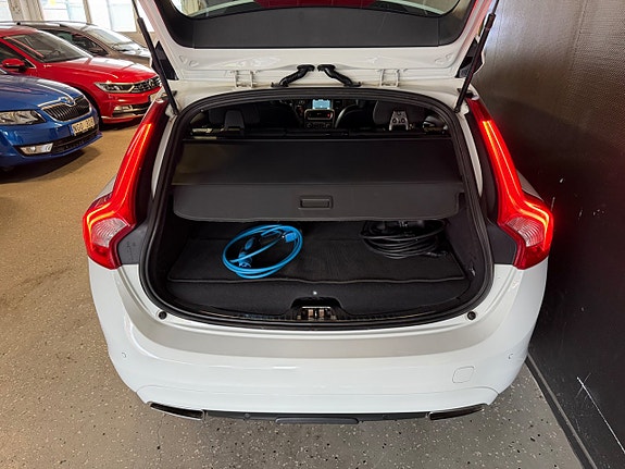 Volvo V60 9 of 30