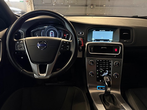 Volvo V60 17 of 30