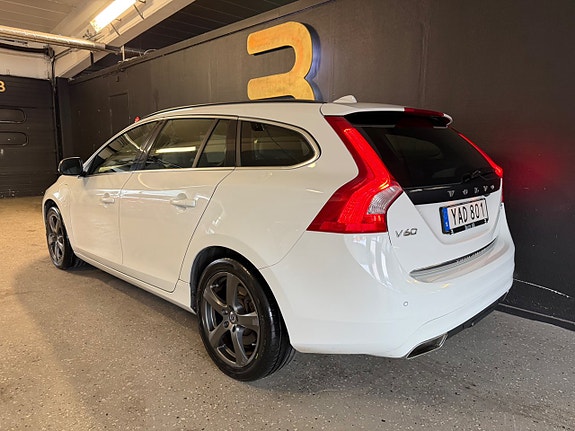 Volvo V60 3 of 30