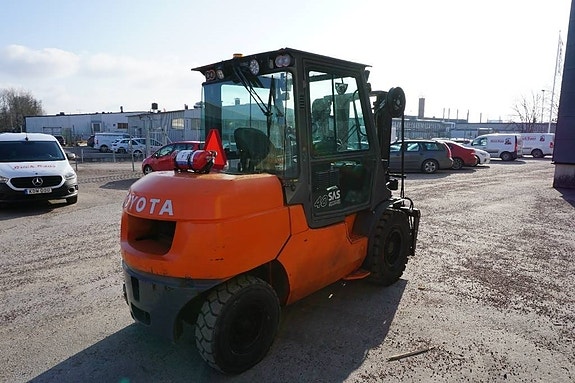 Toyota 42-7FD40 5 of 8