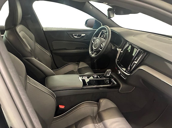 Volvo V60 4 of 14