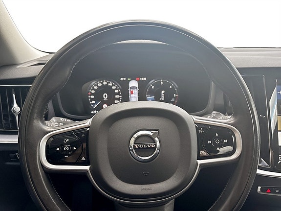 Volvo V60 Cross Country 7 of 18