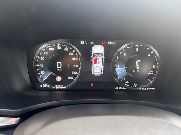 Volvo V60 Cross Country 8 of 18