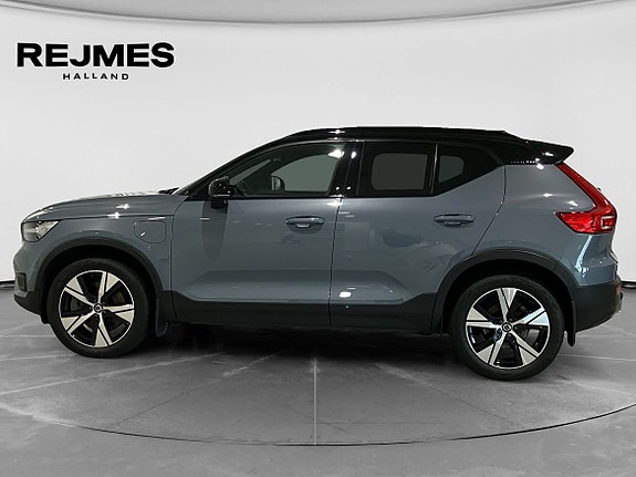 Volvo XC40 3 of 15
