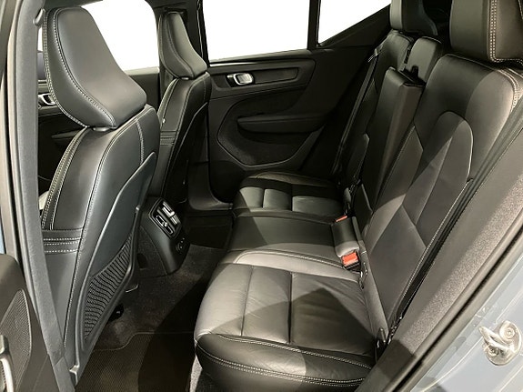Volvo XC40 7 of 15