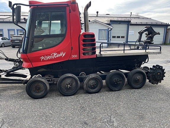 PistenBully 300 Pistmaskin / Pistmaskiner 5 of 14