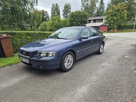 Volvo S60 2 of 4