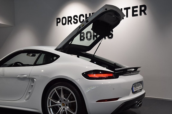 Porsche 718 15 of 16