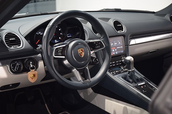Porsche 718 4 of 16