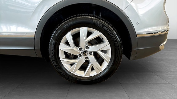 Volkswagen Tiguan 6 of 12