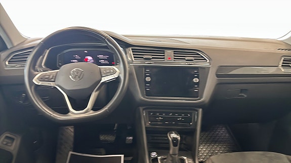 Volkswagen Tiguan 10 of 12