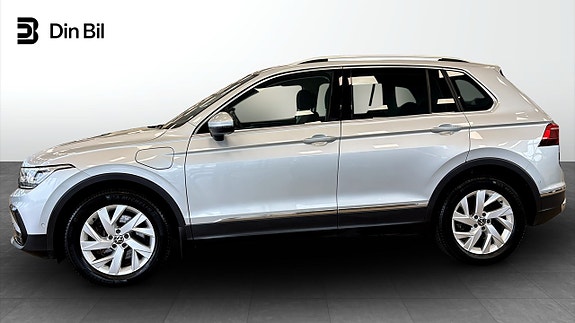 Volkswagen Tiguan 2 of 12