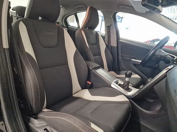 Volvo S60 17 of 19