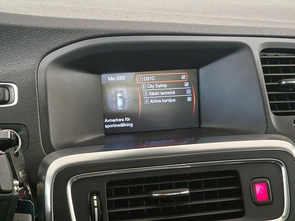 Volvo S60 15 of 19