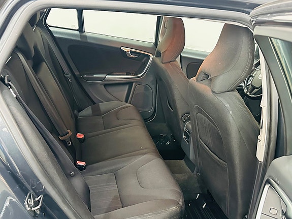 Volvo V60 15 of 16