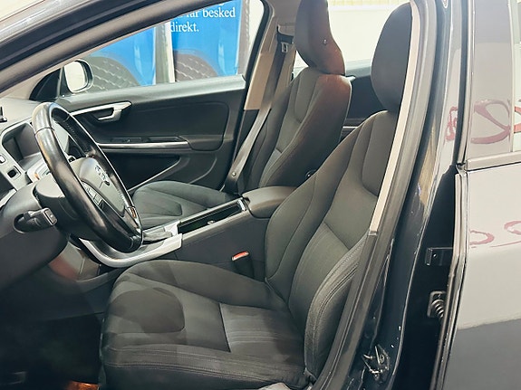 Volvo V60 11 of 16