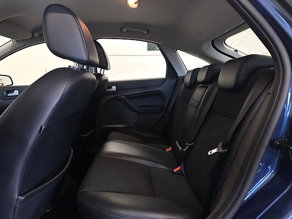 Ford Focus 7 of 9