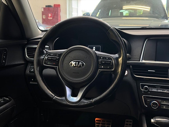 Kia Optima 9 of 24