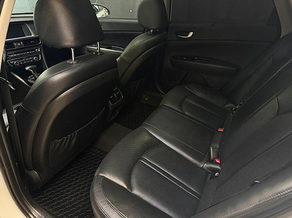 Kia Optima 17 of 24