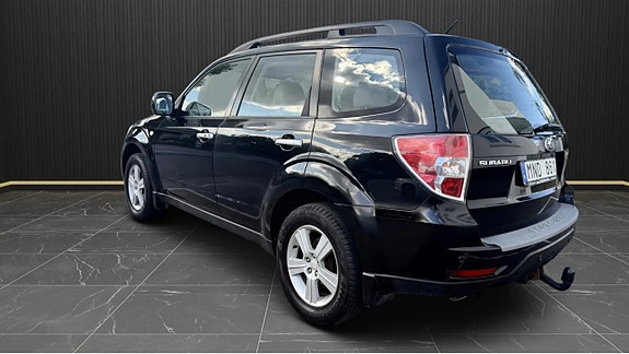 Subaru Forester 3 of 9