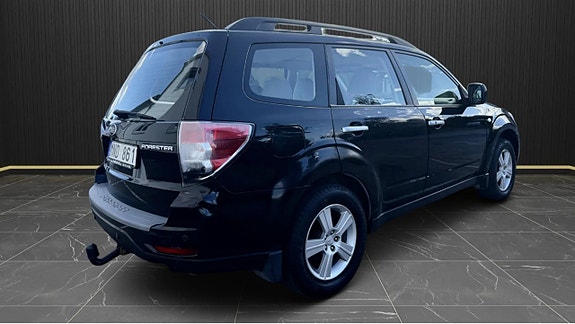 Subaru Forester 4 of 9