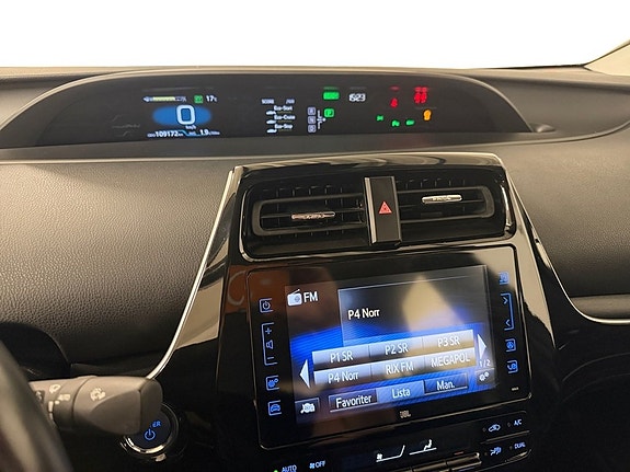 Toyota Prius Plug-in Hybrid 10 of 12