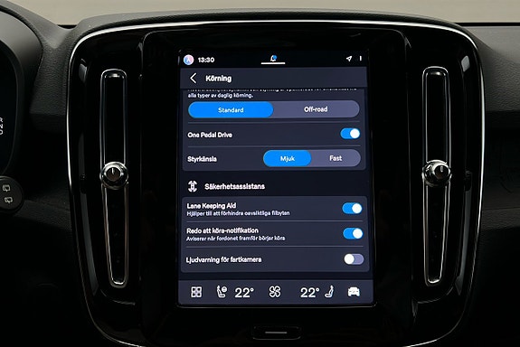Volvo XC40 20 of 23