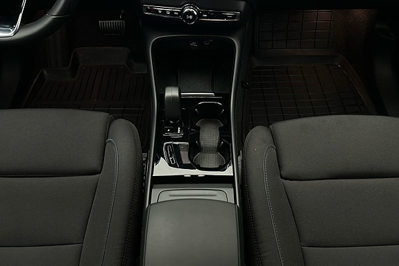 Volvo XC40 9 of 23