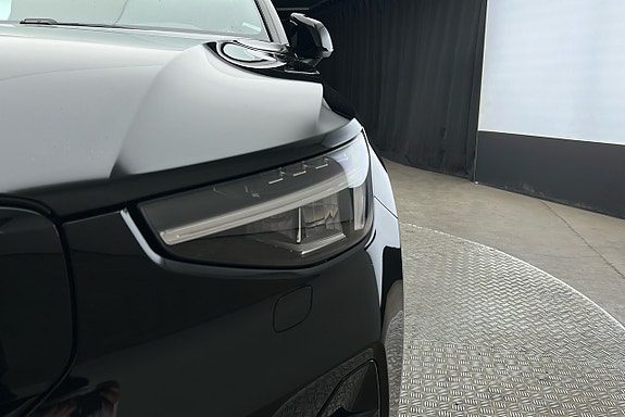 Volvo XC40 11 of 23