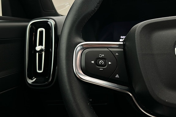 Volvo XC40 21 of 23