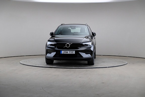 Volvo XC40 3 of 23