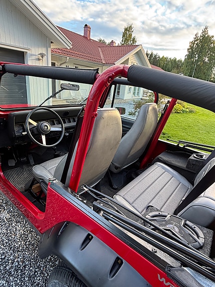 Jeep Wrangler 5 of 5