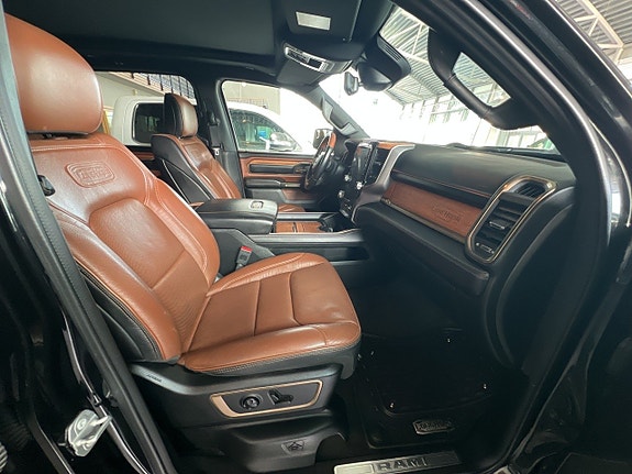 Dodge RAM 1500 15 of 19