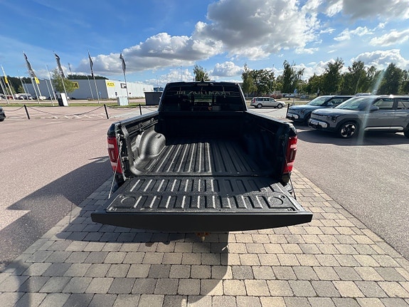 Dodge RAM 1500 18 of 19