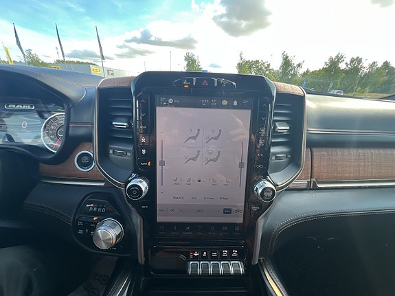 Dodge RAM 1500 12 of 19