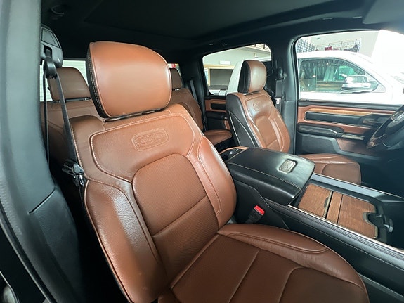 Dodge RAM 1500 16 of 19
