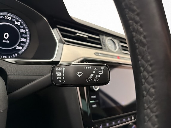 Volkswagen Passat Alltrack 17 of 30