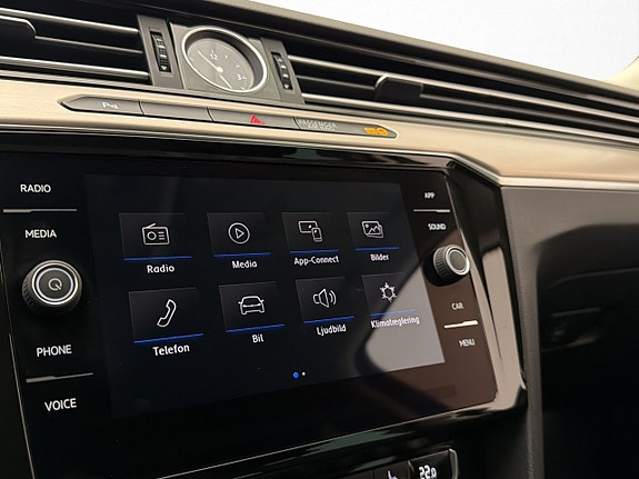 Volkswagen Passat Alltrack 22 of 30