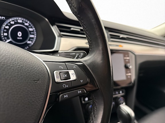 Volkswagen Passat Alltrack 18 of 30