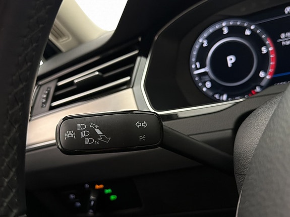 Volkswagen Passat Alltrack 15 of 30