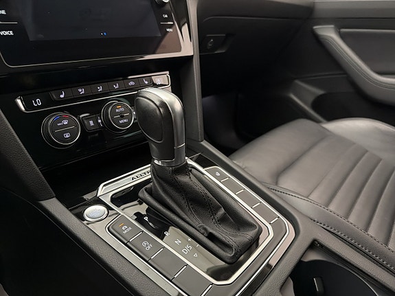 Volkswagen Passat Alltrack 24 of 30