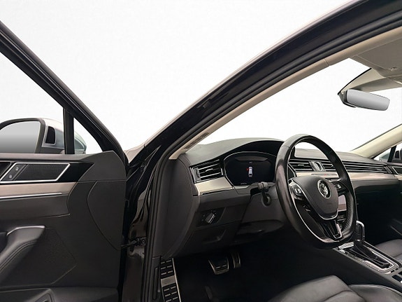 Volkswagen Passat Alltrack 11 of 30