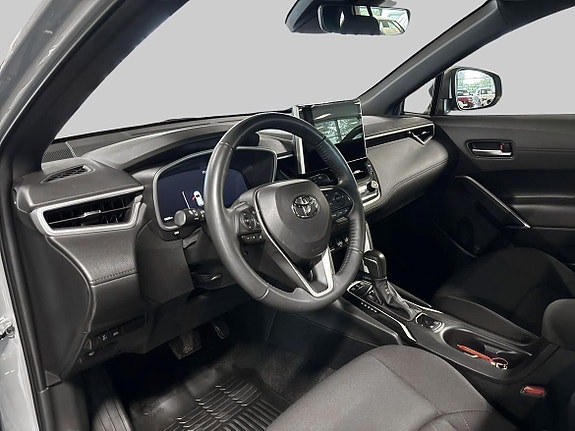 Toyota Corolla Cross 13 of 18